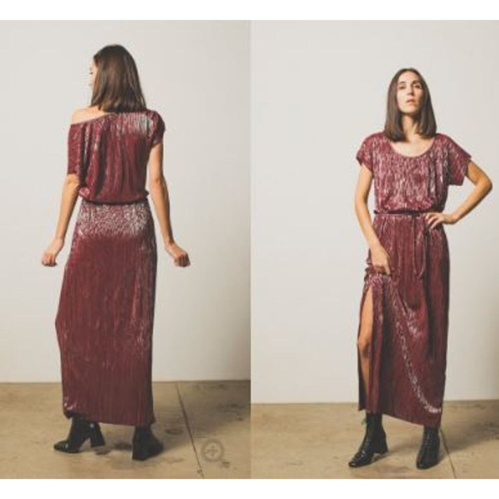 The Odells Lindsay Column Maxi Shift Dress in Metallic Magenta (XS) tie waist